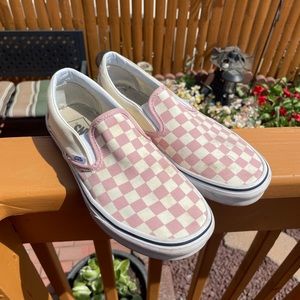 Pink 8.5 checkered vans!